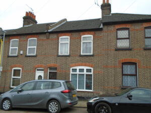 Ashton Road, Luton, Beds,  LU1 3QE